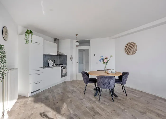 Comfortable Near The Coast * Burgerbrug